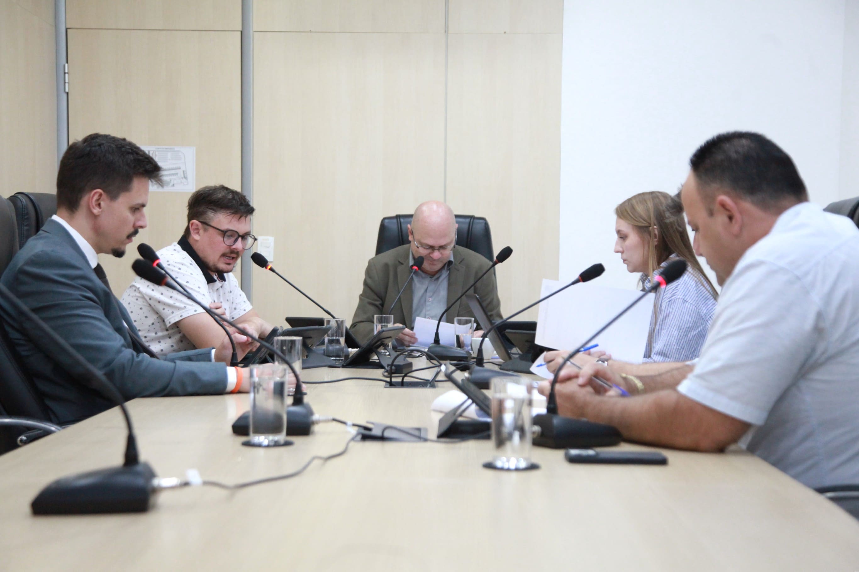 CCJ analisa 16 matérias e Comissão de Finanças aprova cinco propostas