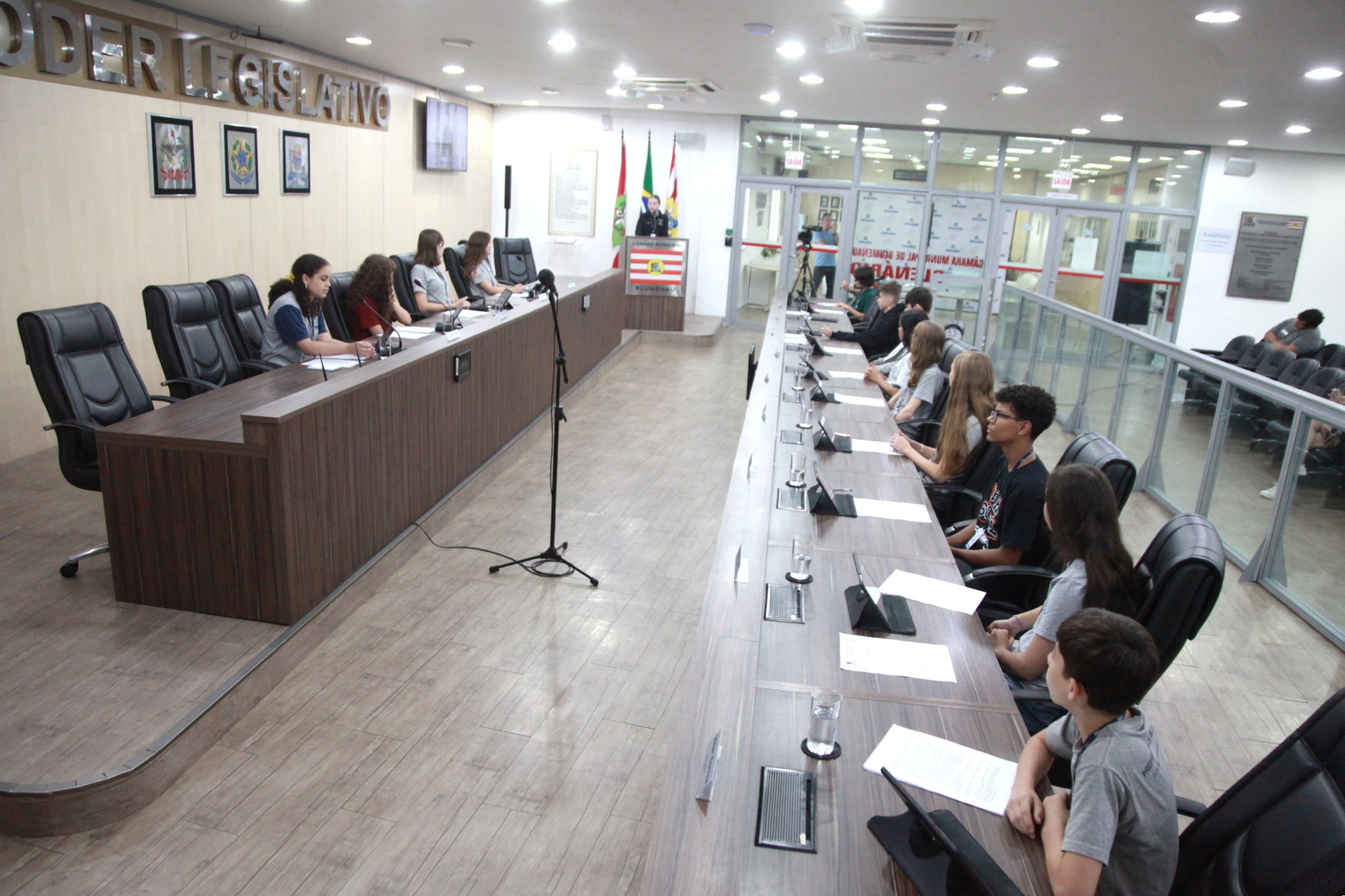 Câmara Mirim de Blumenau aprova propostas e leva ao plenário debates sobre saúde, educação e tecnologia