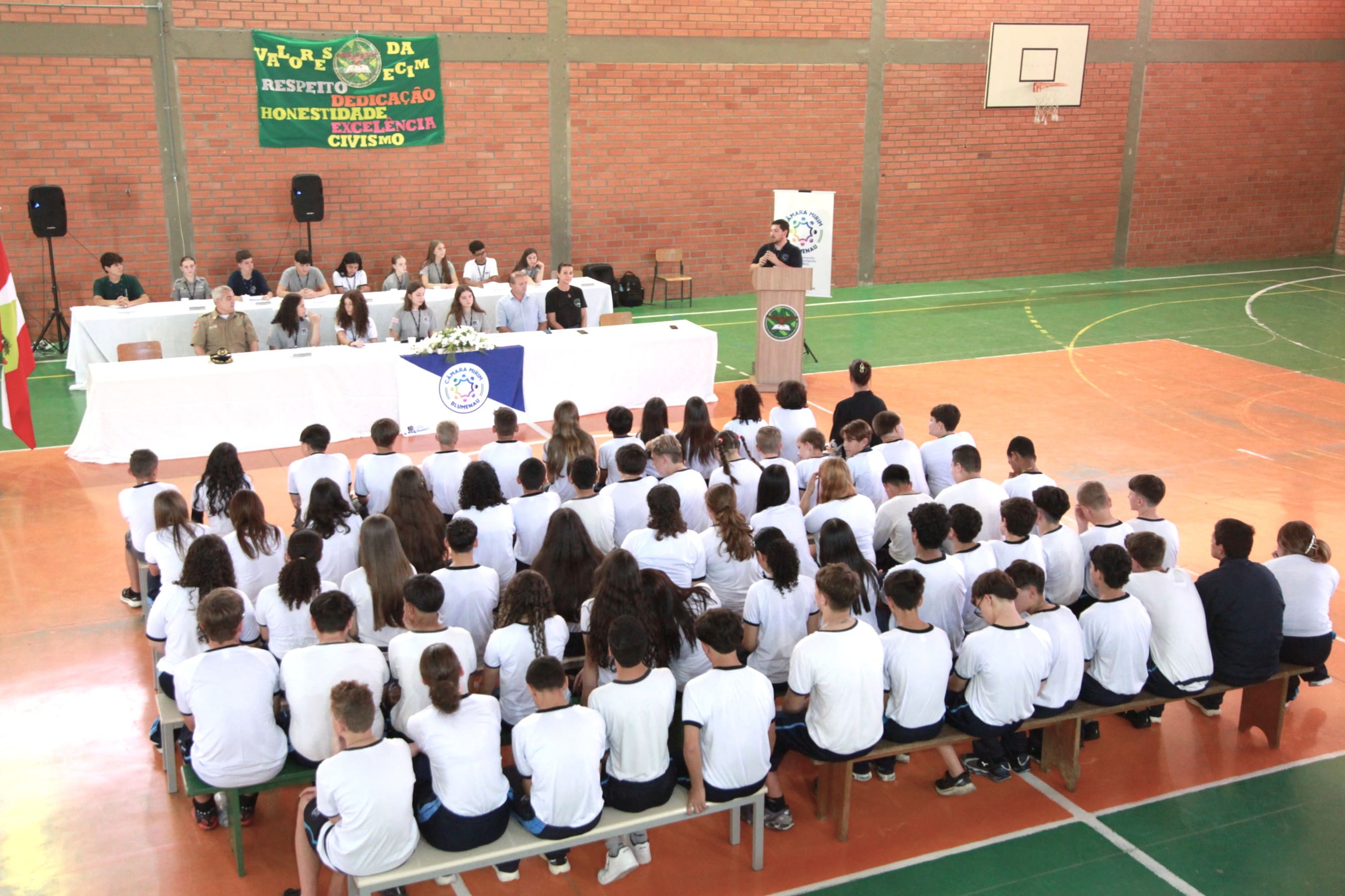 Primeira sessão itinerante da Câmara Mirim de 2026 é realizada na Vila Itoupava