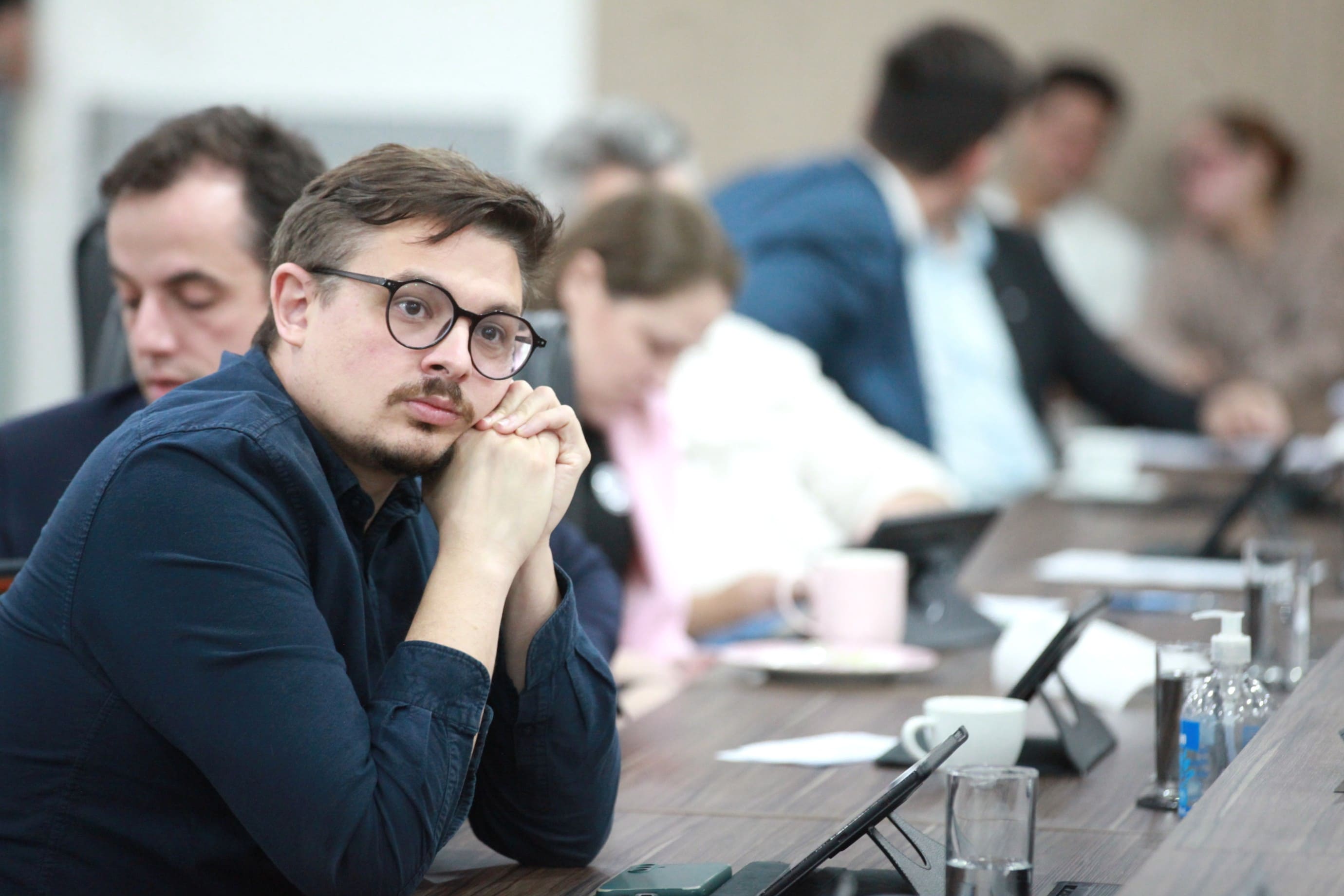 Câmara aprova programa Desconecta Blumenau para reduzir uso excessivo de telas por crianças e adolescentes