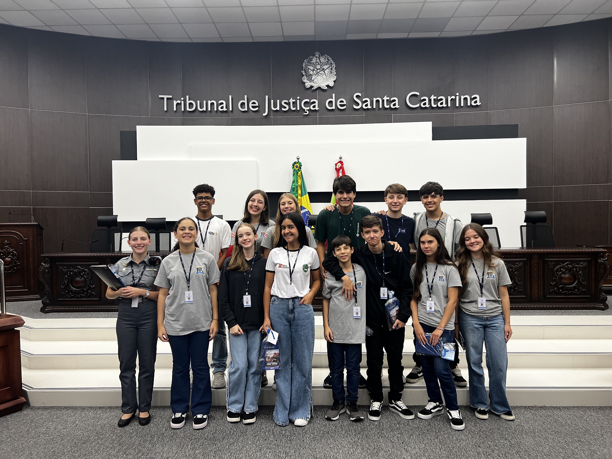 Vereadores mirins de Blumenau conhecem de perto instituições estaduais em agenda na Capital