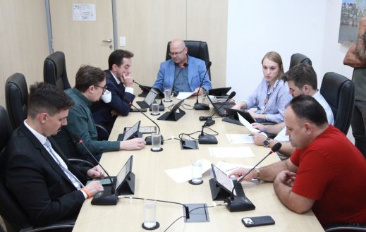CCJ analisa 35 projetos e Comissão de Finanças aprova 14 propostas