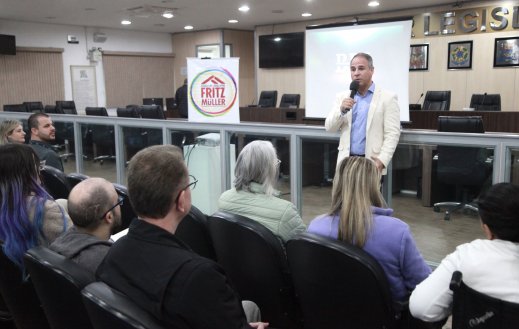 Curso promovido pela Escola do Legislativo orienta servidores da Câmara sobre segurança jurídica em ano eleitoral