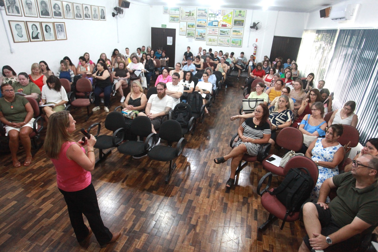 Procuradoria da Criança e do Adolescente realiza agenda de orientação e apoio técnico em escolas municipais