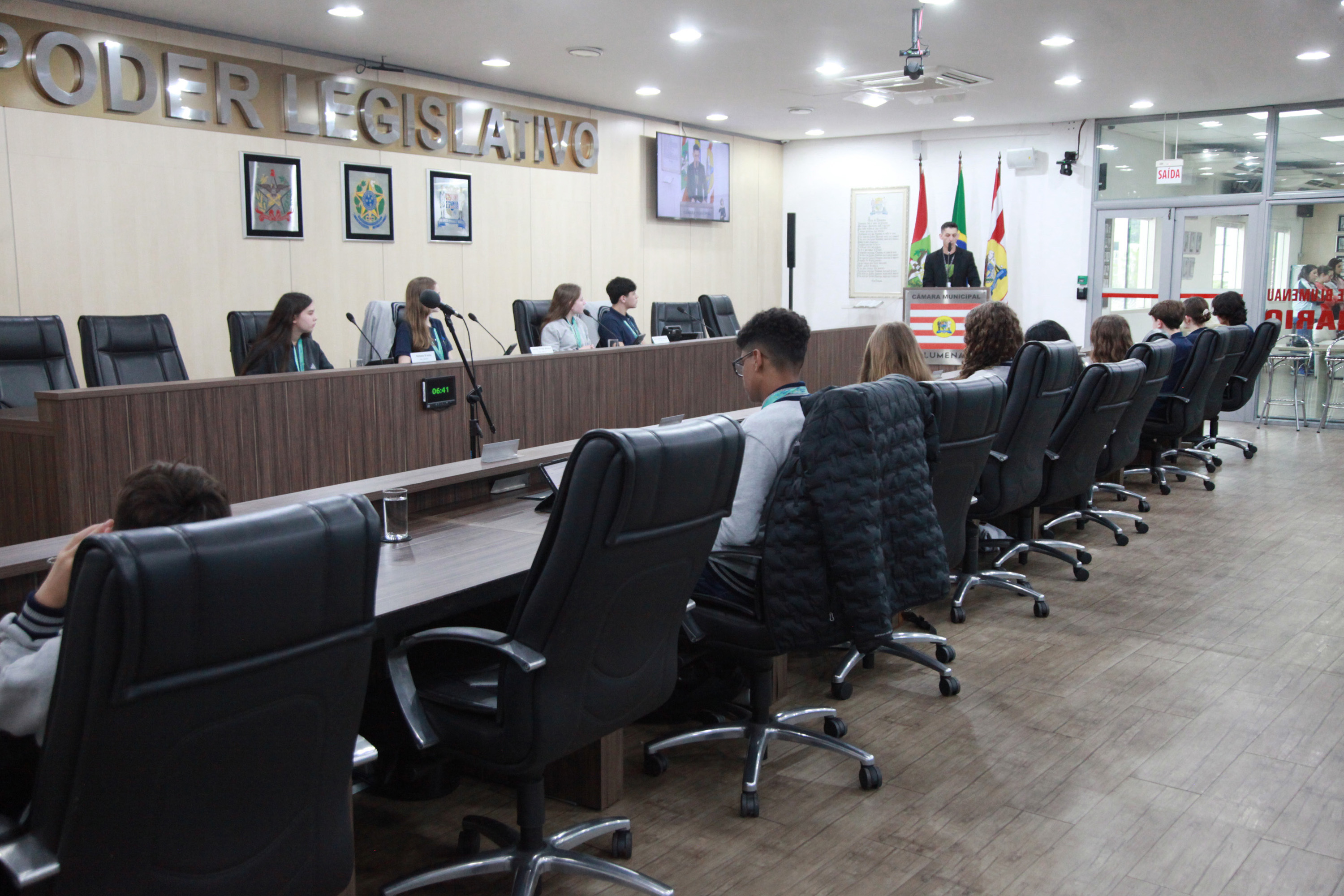 Câmara Mirim celebra história do Colégio Bom Jesus e debate temas de interesse da sociedade