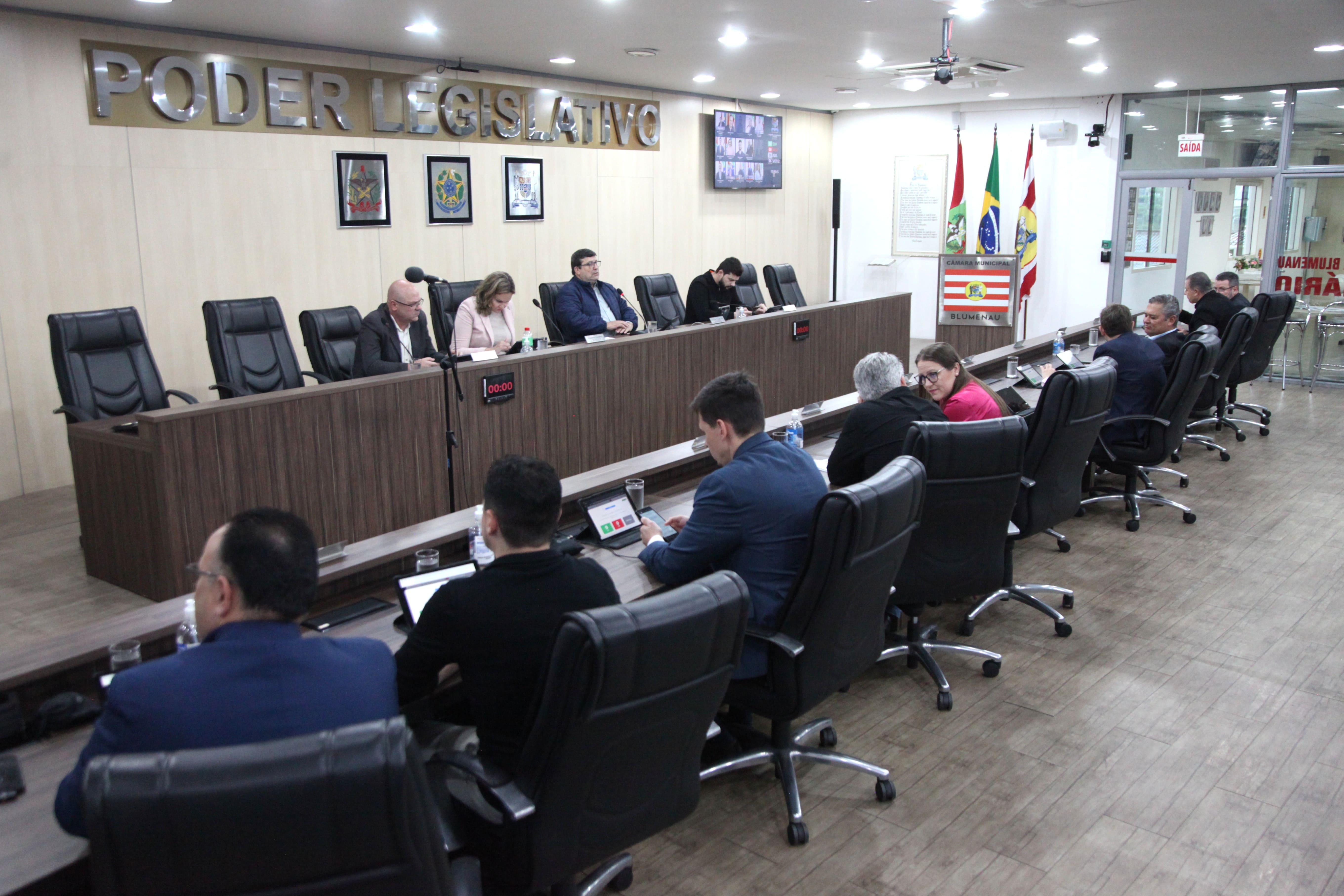 Câmara de Blumenau aprova projetos que alteram regras de progressão funcional de servidores e do magistério