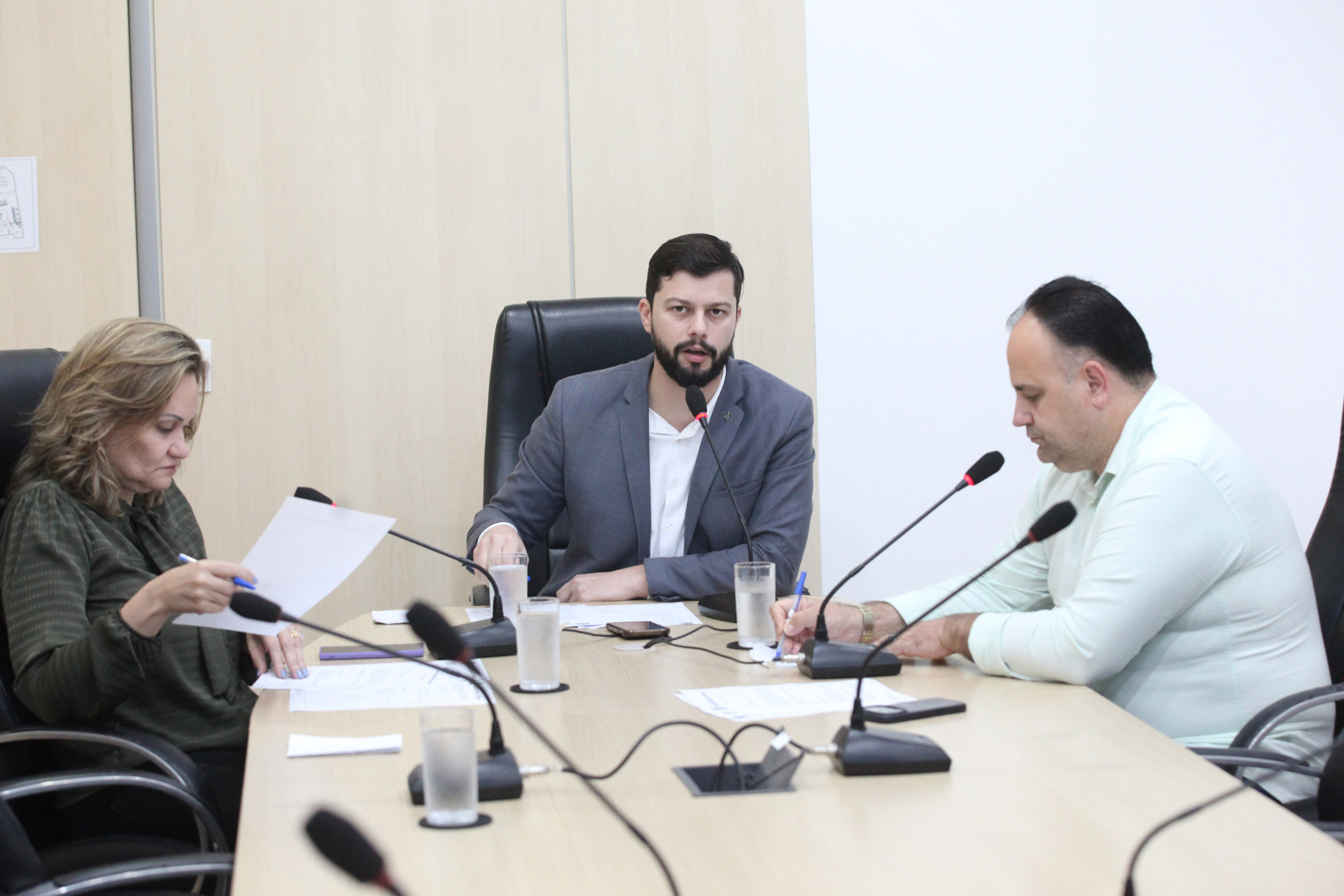 Comissão de Telefonia da Câmara ouve operadoras sobre investimentos e planos de expansão em Blumenau