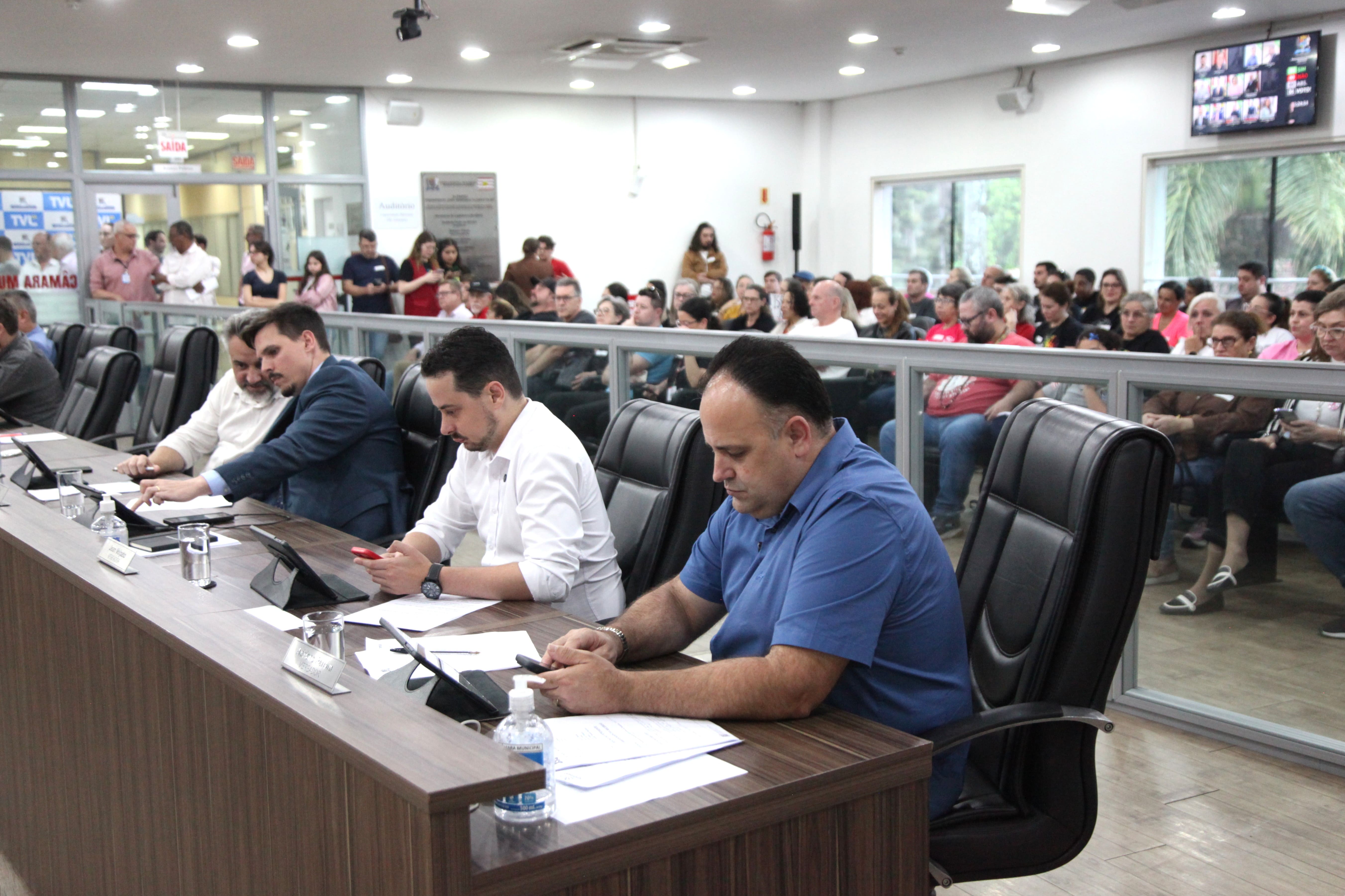 Câmara aprova requerimento que solicita ao ISSBLU estudos sobre projeto de parcelamento previdenciário