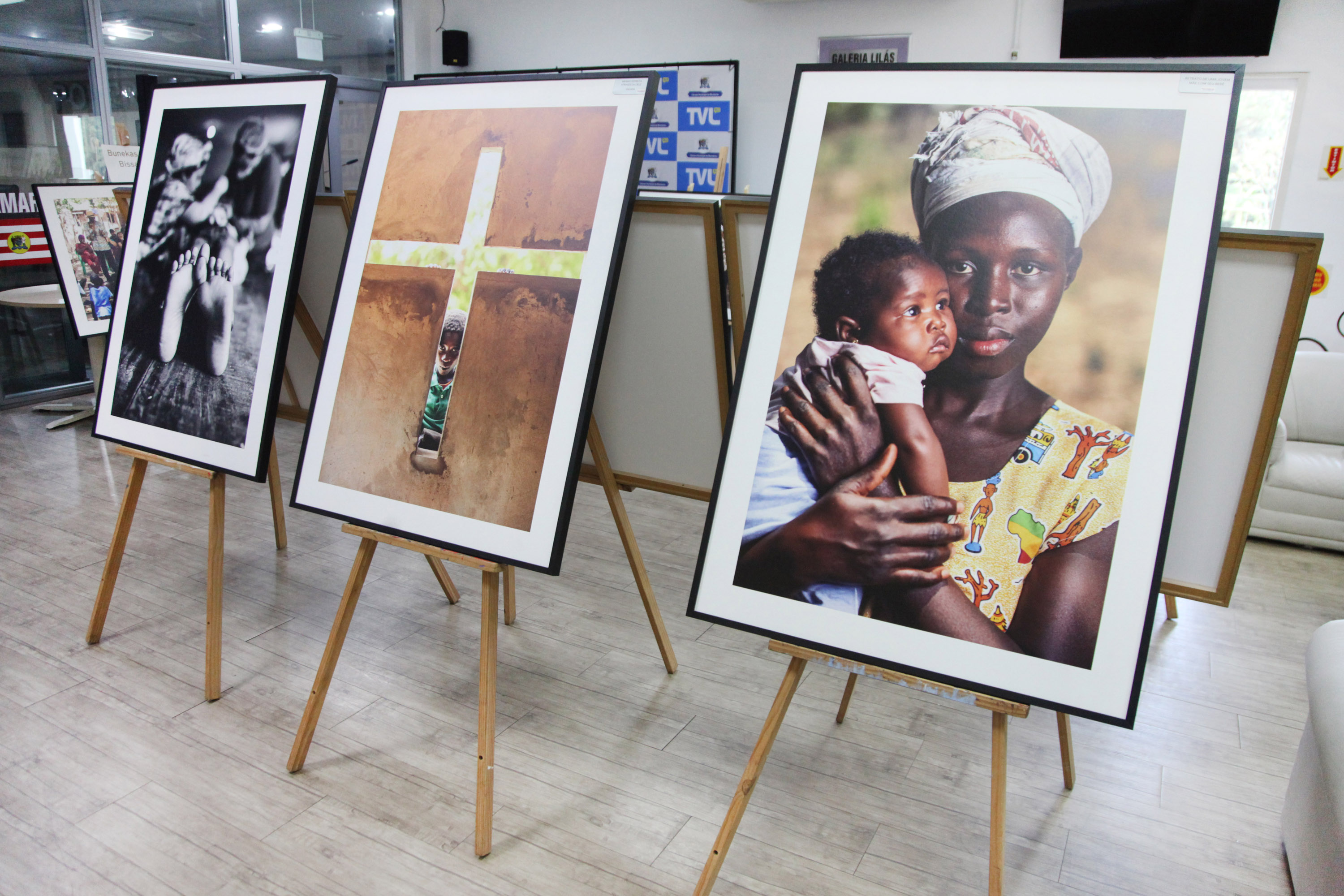 Câmara recebe mostra fotográfica sobre proteção à infância