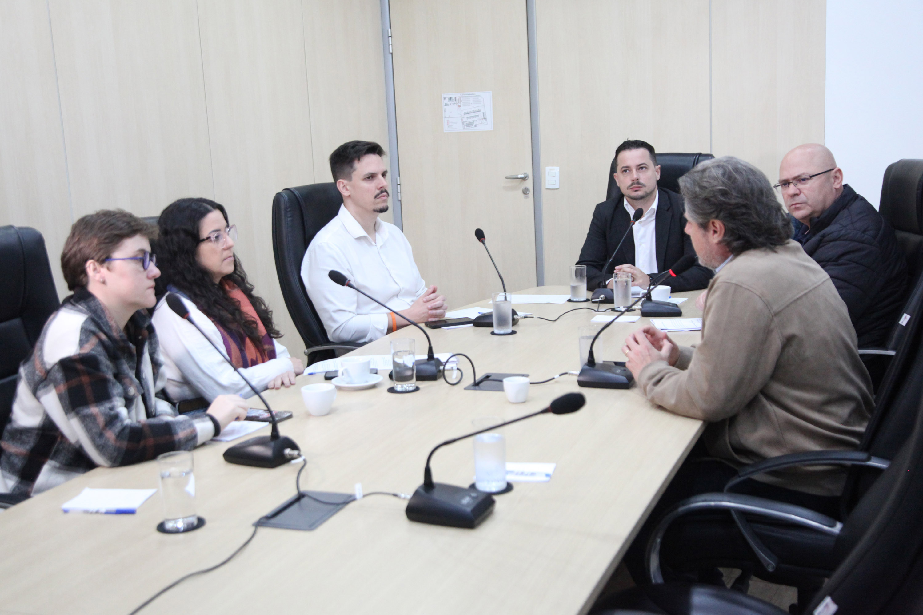 Comissão Especial da Câmara recebe secretário de Saúde para discutir demandas do CEDAP