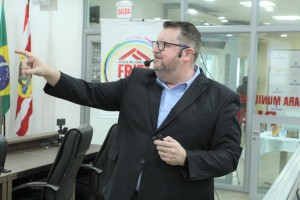 Exposição e Explanação: Observatório Social do Brasil 18/10 